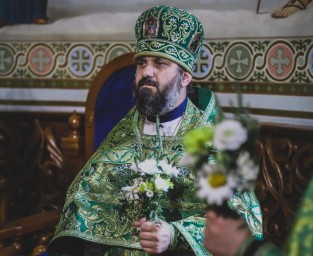 Поздравляем настоятеля нашего храма - отца Владимира с днем рождения!