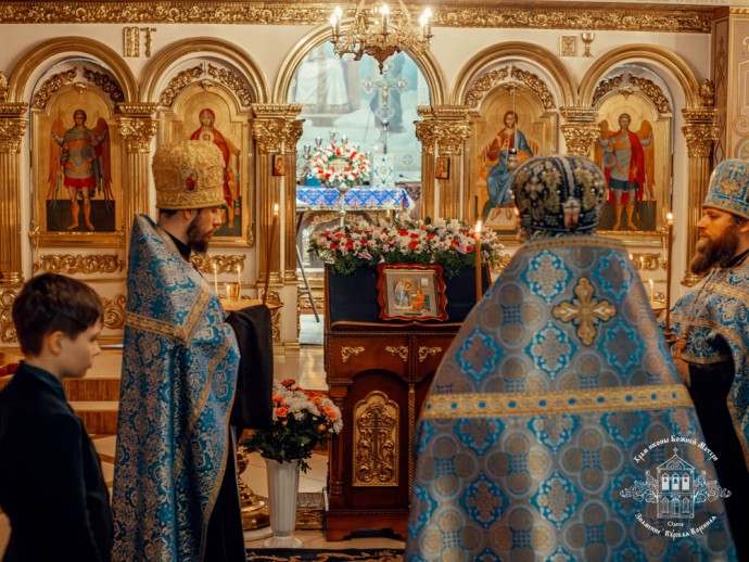 Праздник Благовещения Пресвятой Богородицы и Крестопоклонная Неделя Великого поста.